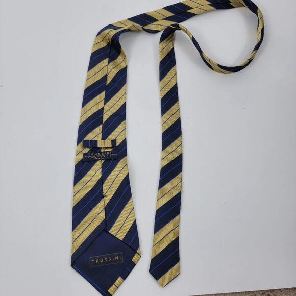 Trussini Cravatte Hand Made Silk Tie Italy Striped Size 61" - Picture 3 of 5